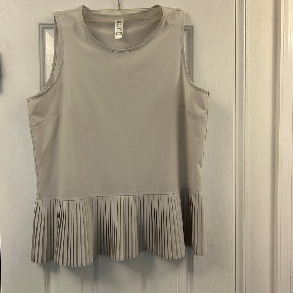 Spanx Yes, Pleats! Tank